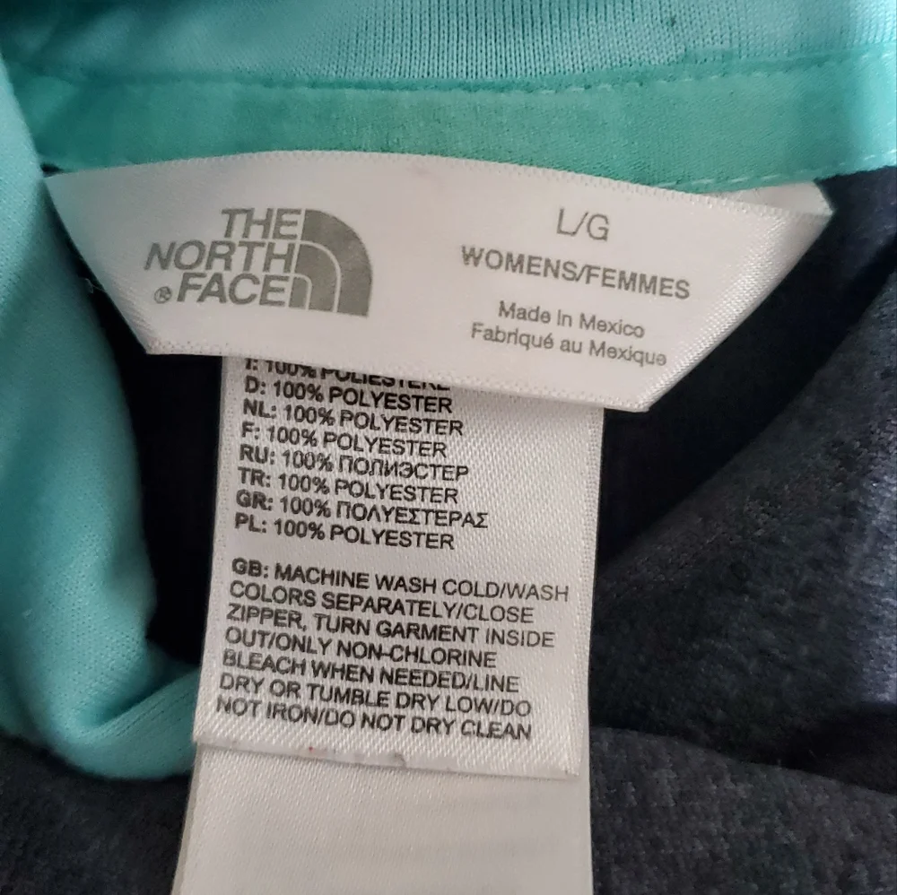 Pull over hoodie. Women's North Face. - Picture 3 of 6